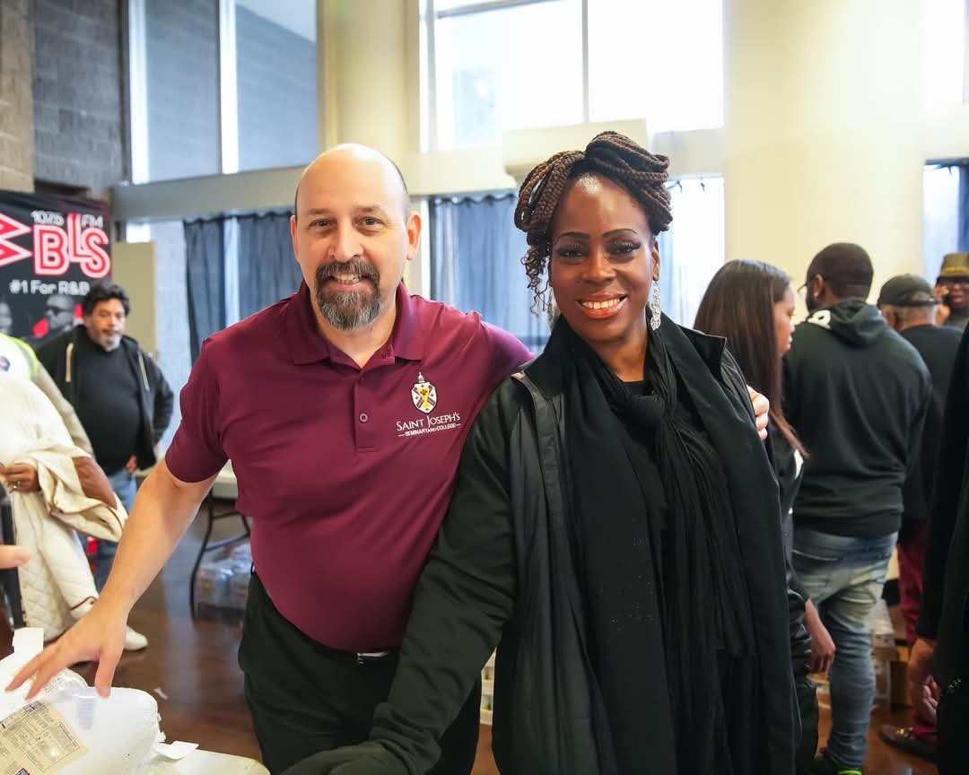 Bronx BP Gibson leads Thanksgiving Turkey Giveaway, spreads holiday cheer in community