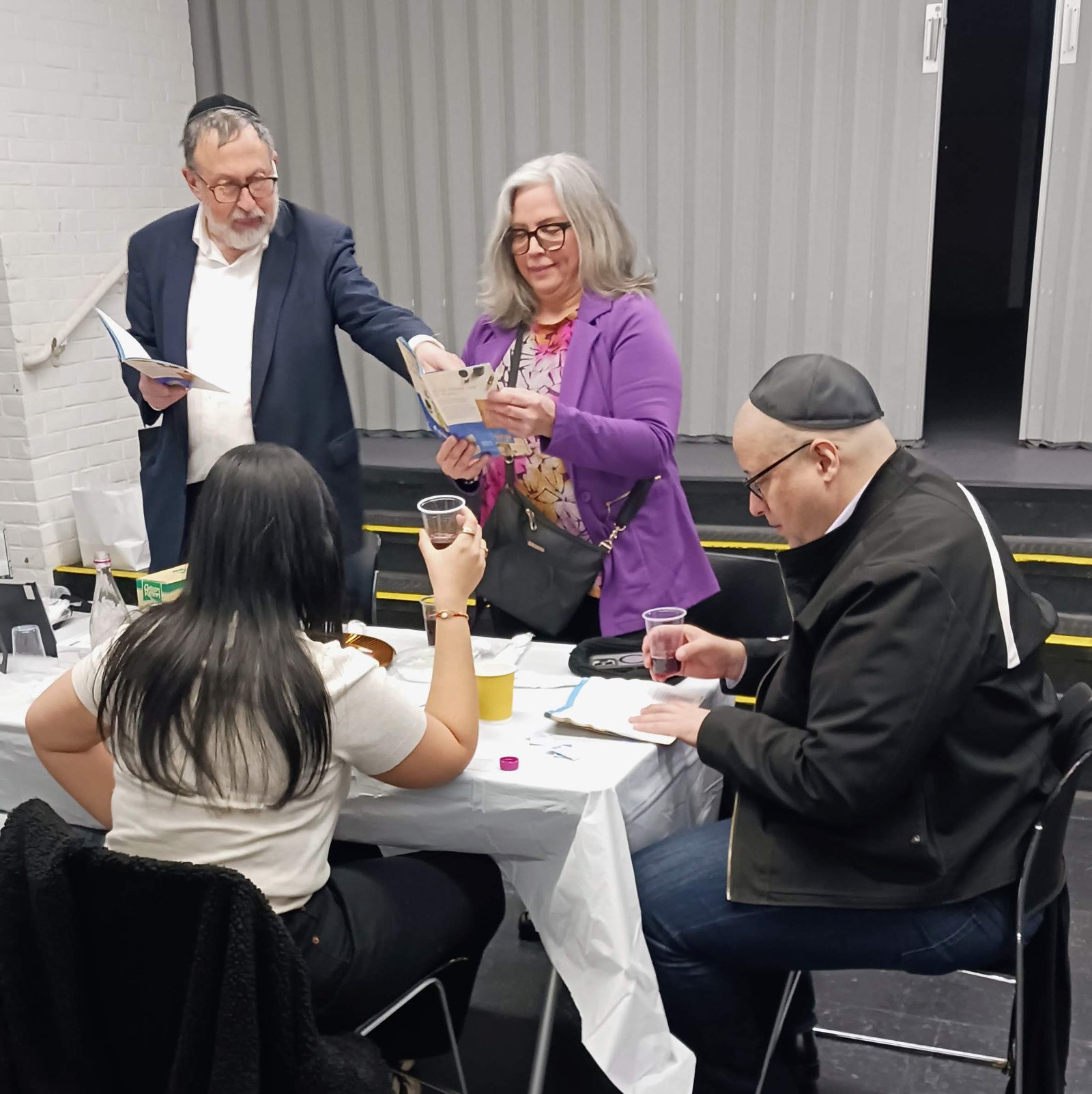 Bronx House brings community together with model Passover Seder
